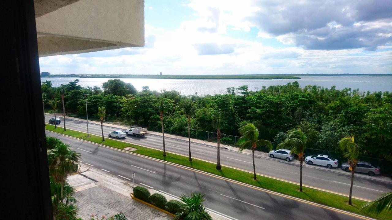 Brisas SeaLight Apartment Cancún Exterior foto